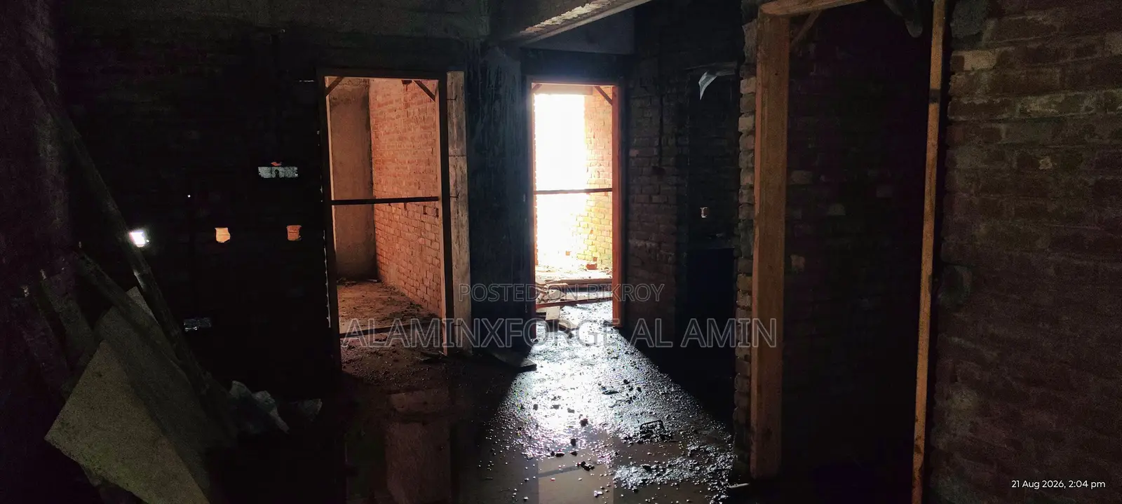 নতুন নির্মাণাধীন ফ্ল্যাট