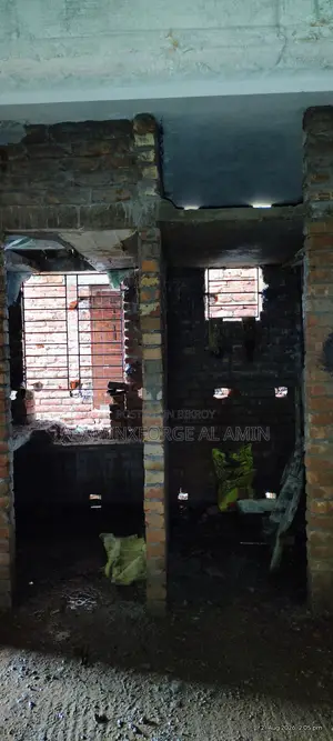 নতুন নির্মাণাধীন ফ্ল্যাট