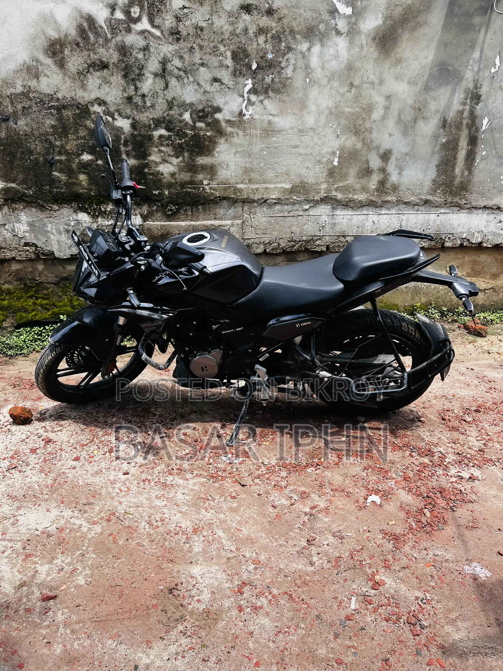 নতুন হিরো এক্সট্রিম ১২৫আর ২০২৬ কালো