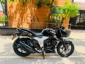 TVS Apache RTR 160 4V 2023 Black