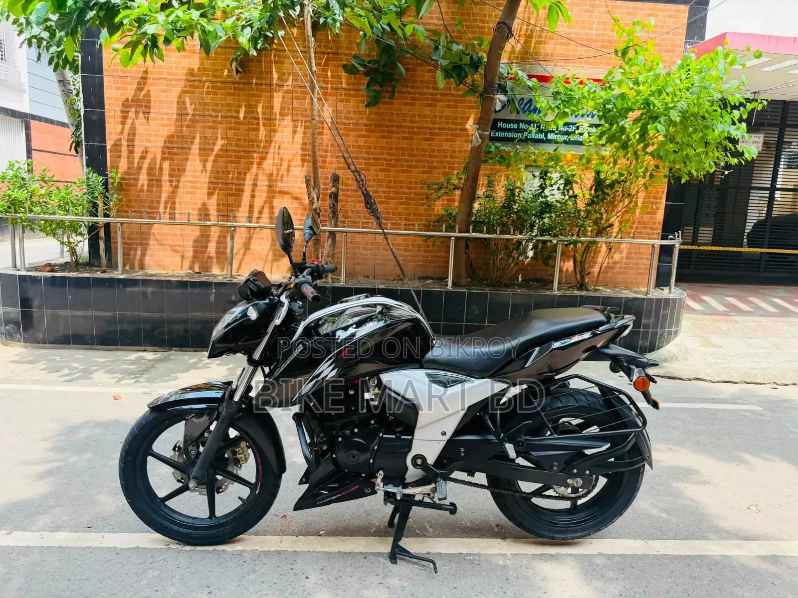TVS Apache RTR 160 4V 2023 Black