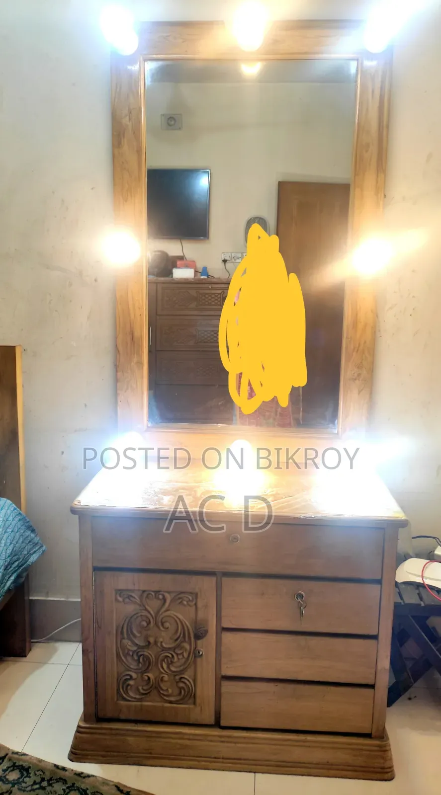 ড্রেসিং টেবিল
