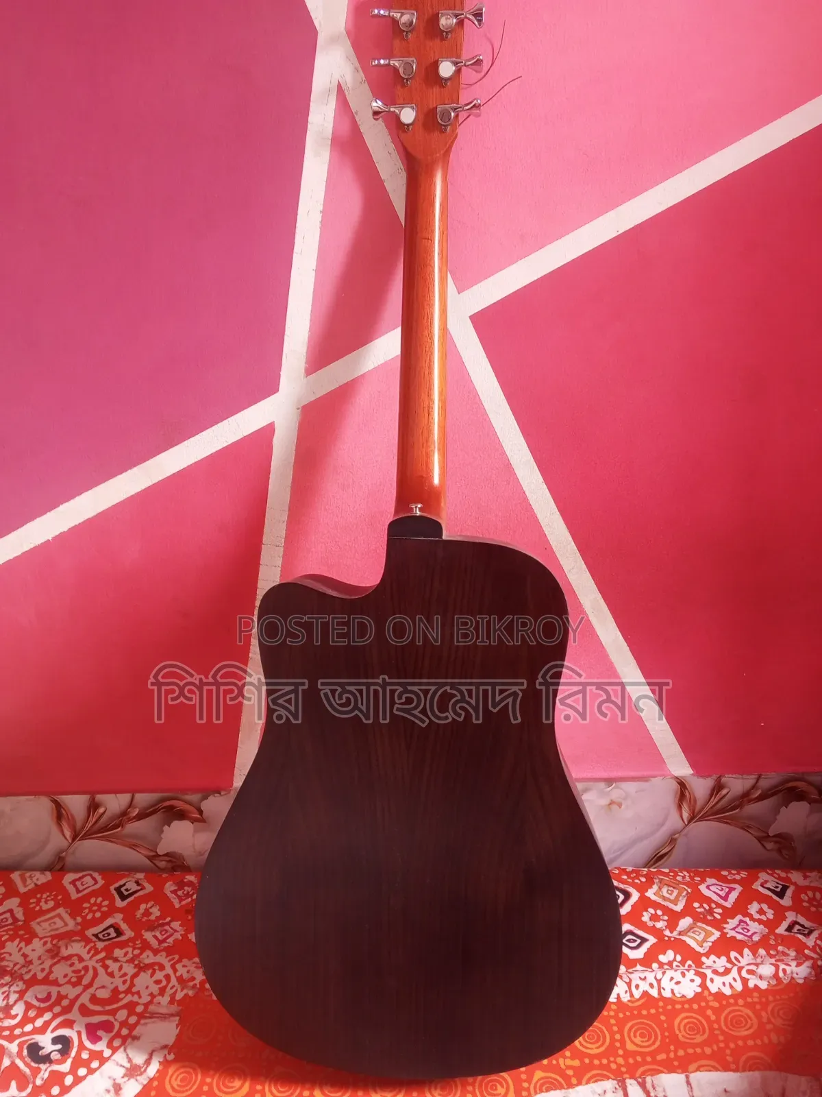 ডিডু অ্যাকোস্টিক গিটার