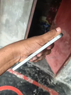 Vivo V70 256 GB Silver