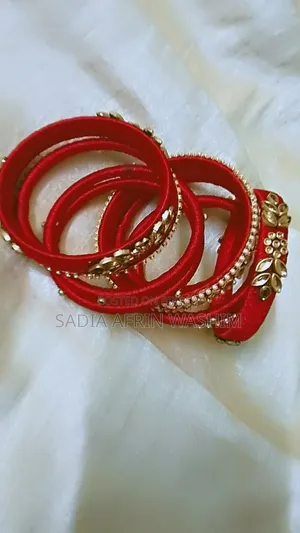 হোমমেড জুয়েলারি
