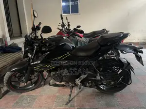 সুজুকি জিক্সার ২০২৪ কালো