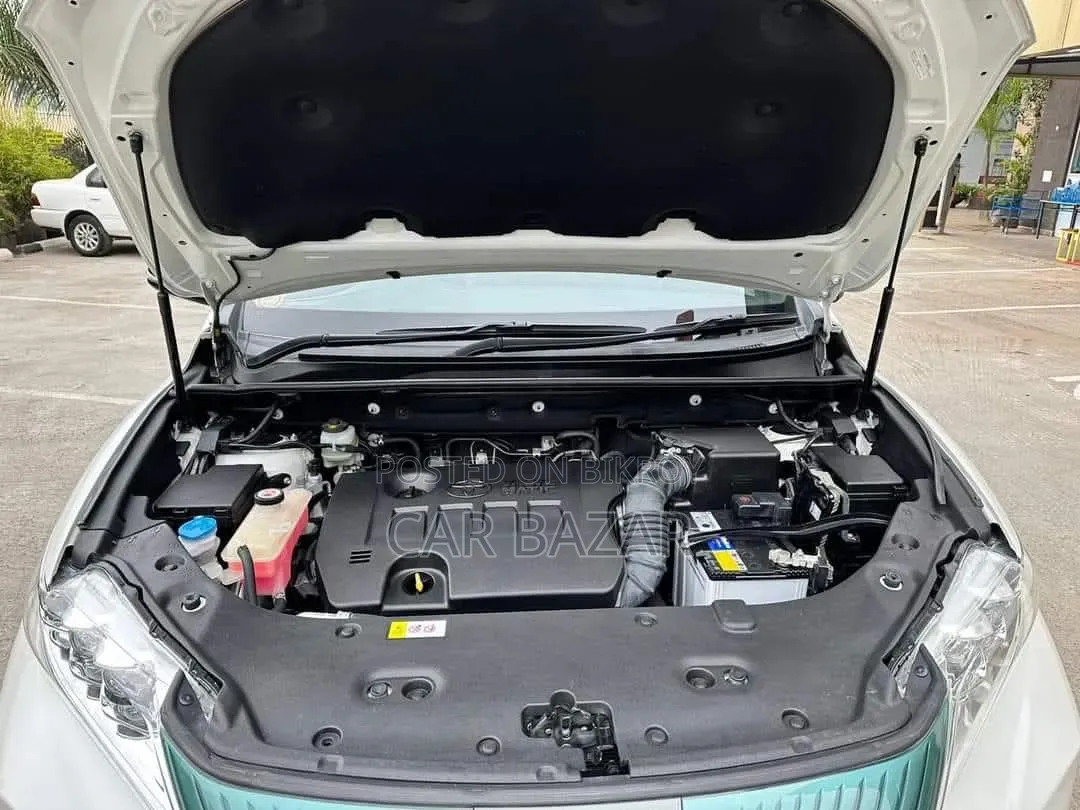 Toyota Harrier 2.0 Four Wheel Drive 2018 Pearl