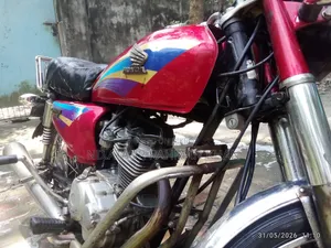 হোন্ডা সিজি১১০ ২০০৯ রেড