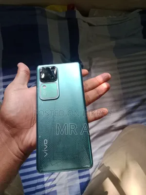 New Vivo V30 5G 256 GB Green
