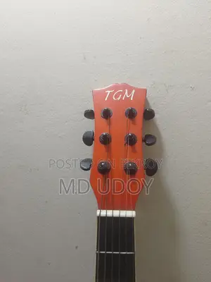Assalamu Alaikum. It has been four months since I bought this guitar. There are no scratches on the guitar.