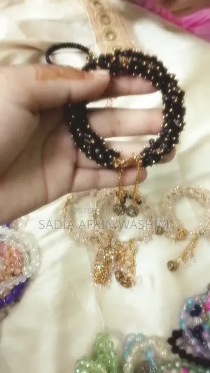 হোমমেড জুয়েলারি