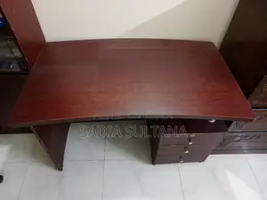 একটি পড়ার টেবিল সেল করতে চাই