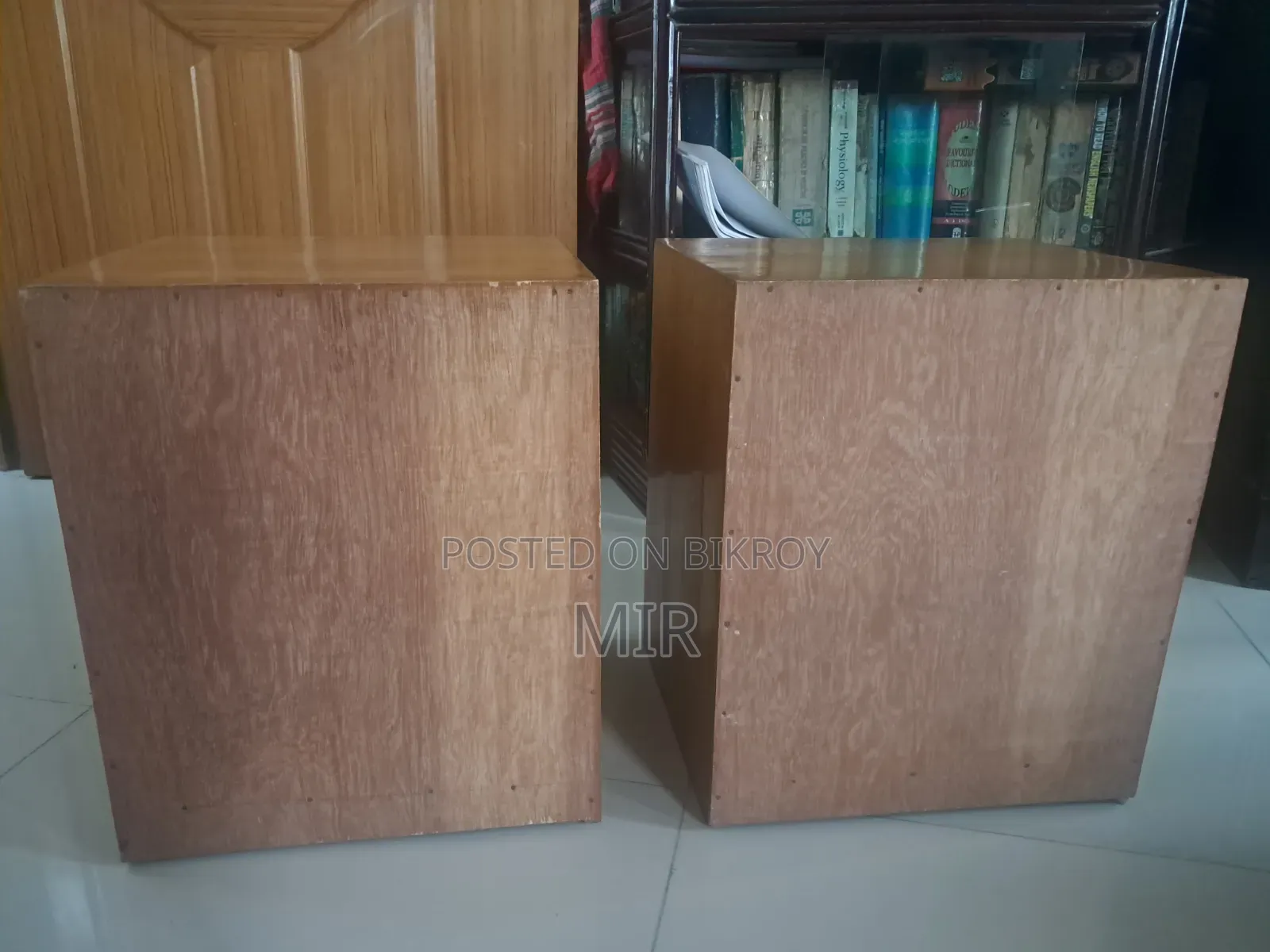সেগুন কাঠ খাট কর্নার - ২ পিস