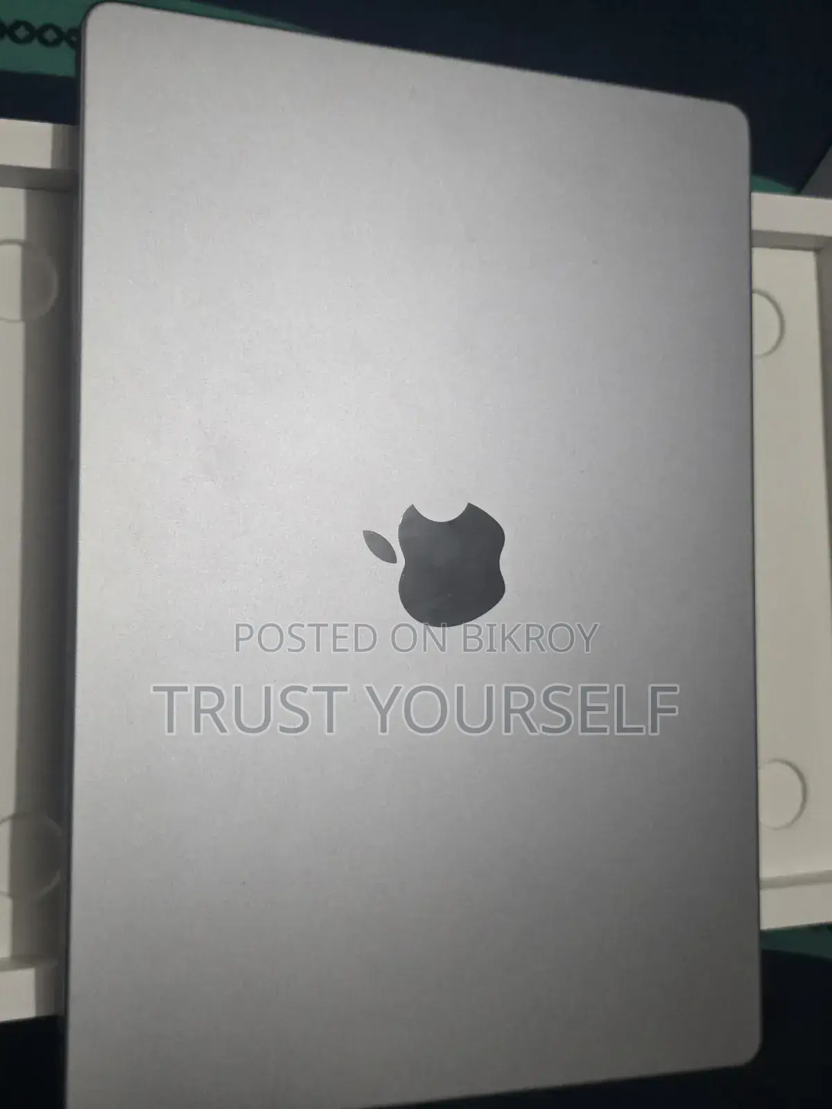 Laptop Apple MacBook Pro 2024 M3 8GB Apple M3 Pro SSD 512GB