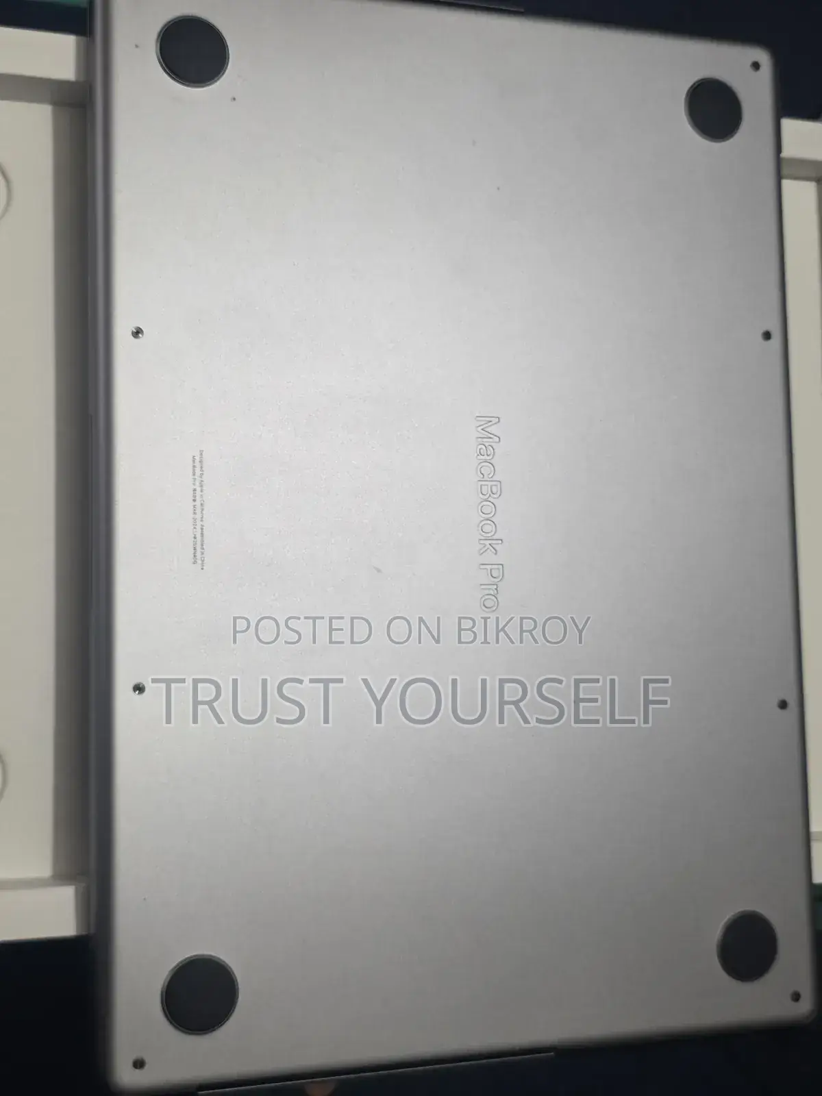 Laptop Apple MacBook Pro 2024 M3 8GB Apple M3 Pro SSD 512GB