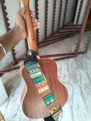 ইয়ামাহা ব্রান্ডের গিটার ব্রান্ড নিউ ফ্রেশ কন্ডিশন