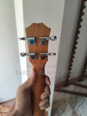 ইয়ামাহা ব্রান্ডের গিটার ব্রান্ড নিউ ফ্রেশ কন্ডিশন