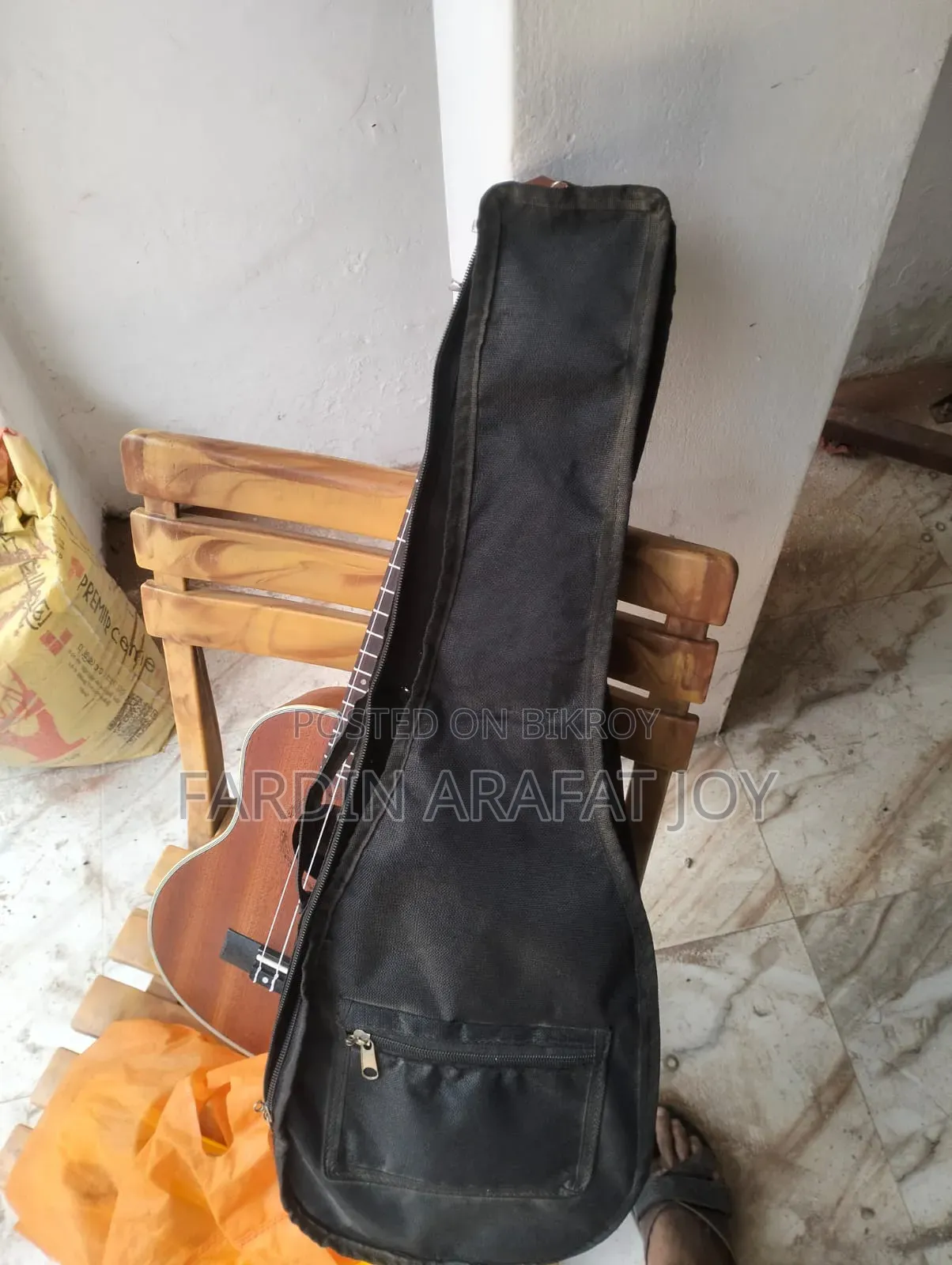 ইয়ামাহা ব্রান্ডের গিটার ব্রান্ড নিউ ফ্রেশ কন্ডিশন