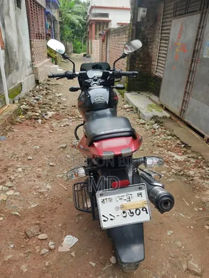 বাজাজ পালসার ১৫০ ২০১৬ রেড