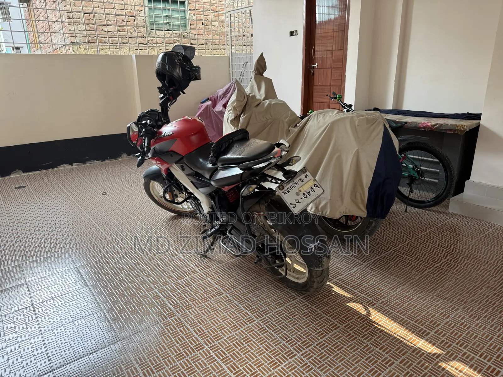 Bajaj Pulsar NS 160 2022 Red