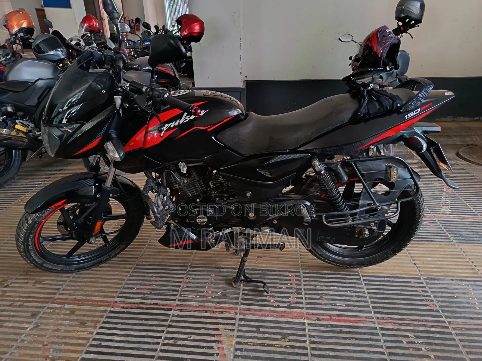 বাজাজ পালসার ১৫০ ২০২২ কালো