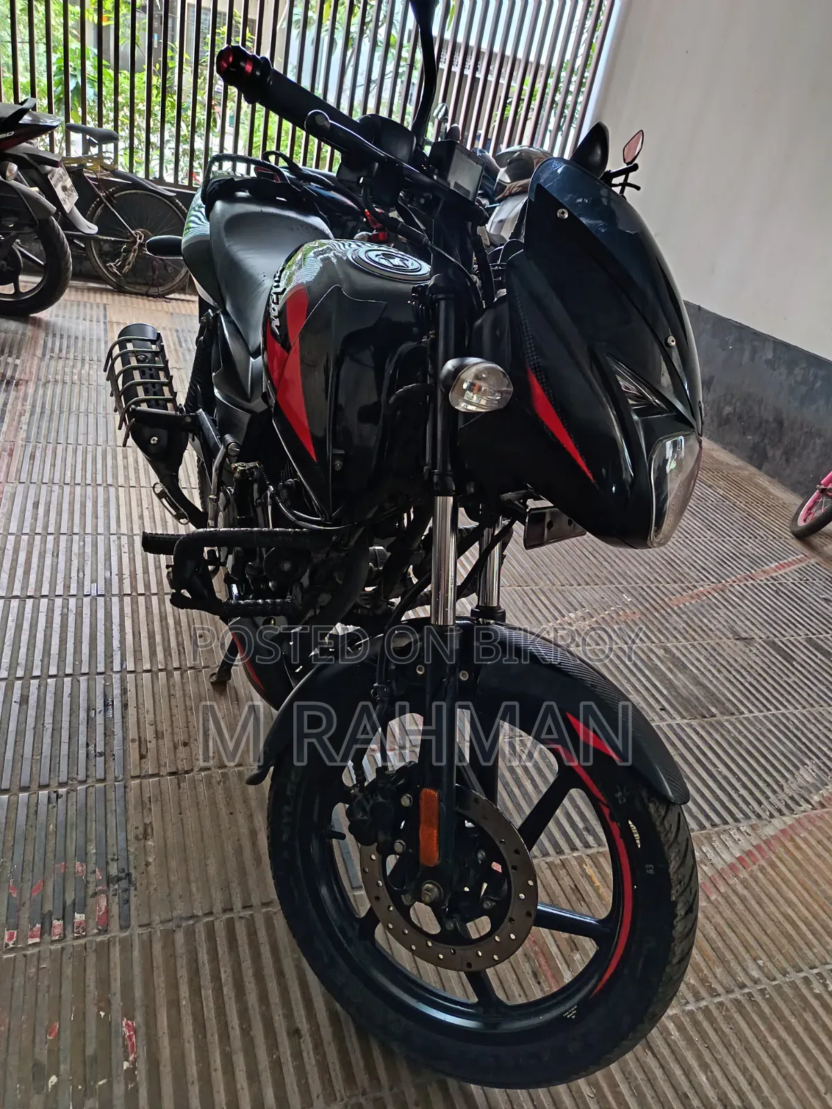 বাজাজ পালসার ১৫০ ২০২২ কালো