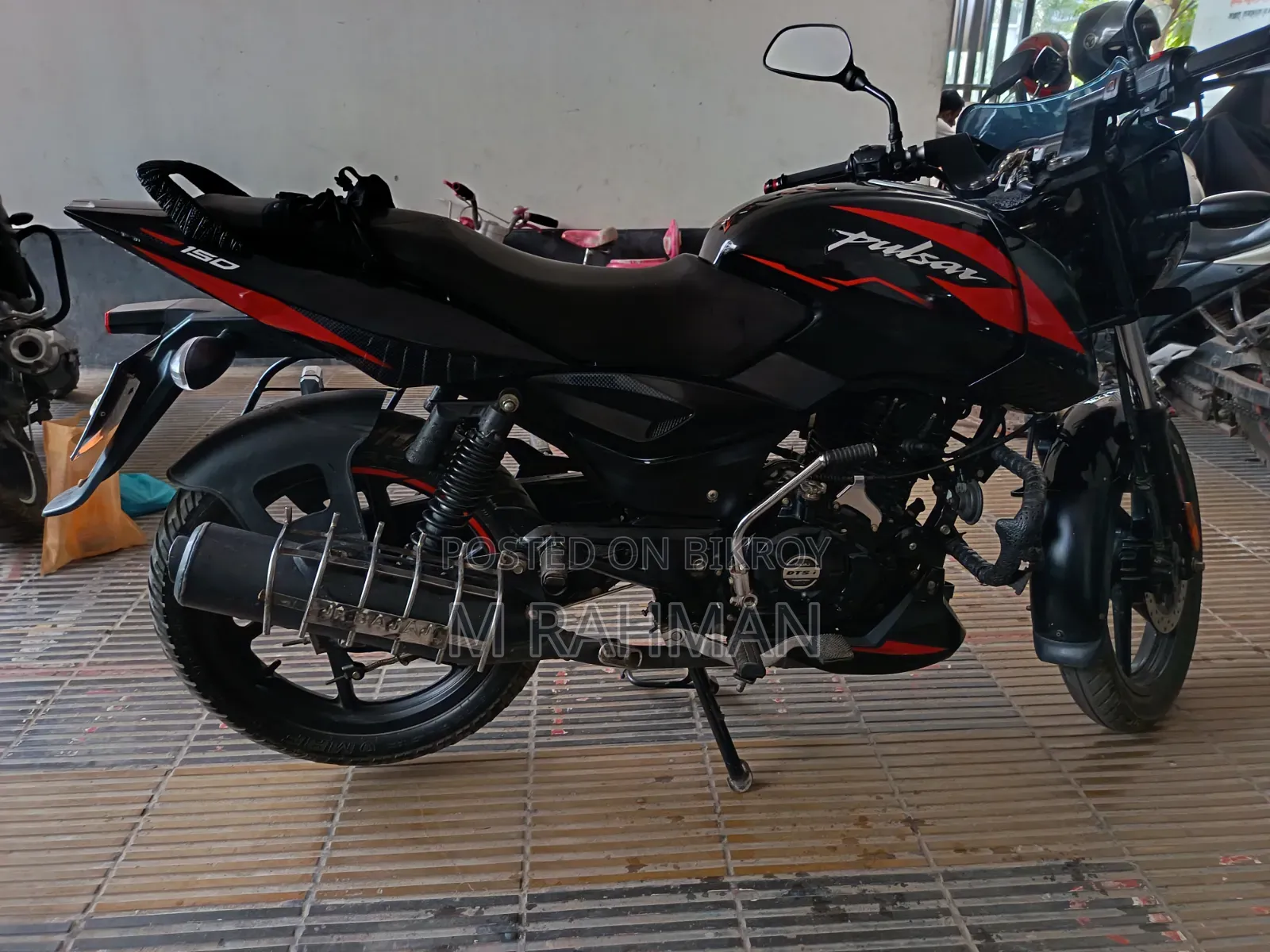 বাজাজ পালসার ১৫০ ২০২২ কালো