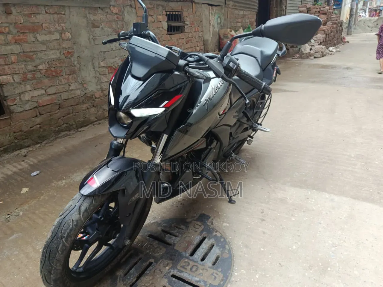 Bajaj Pulsar N250 2023 Black