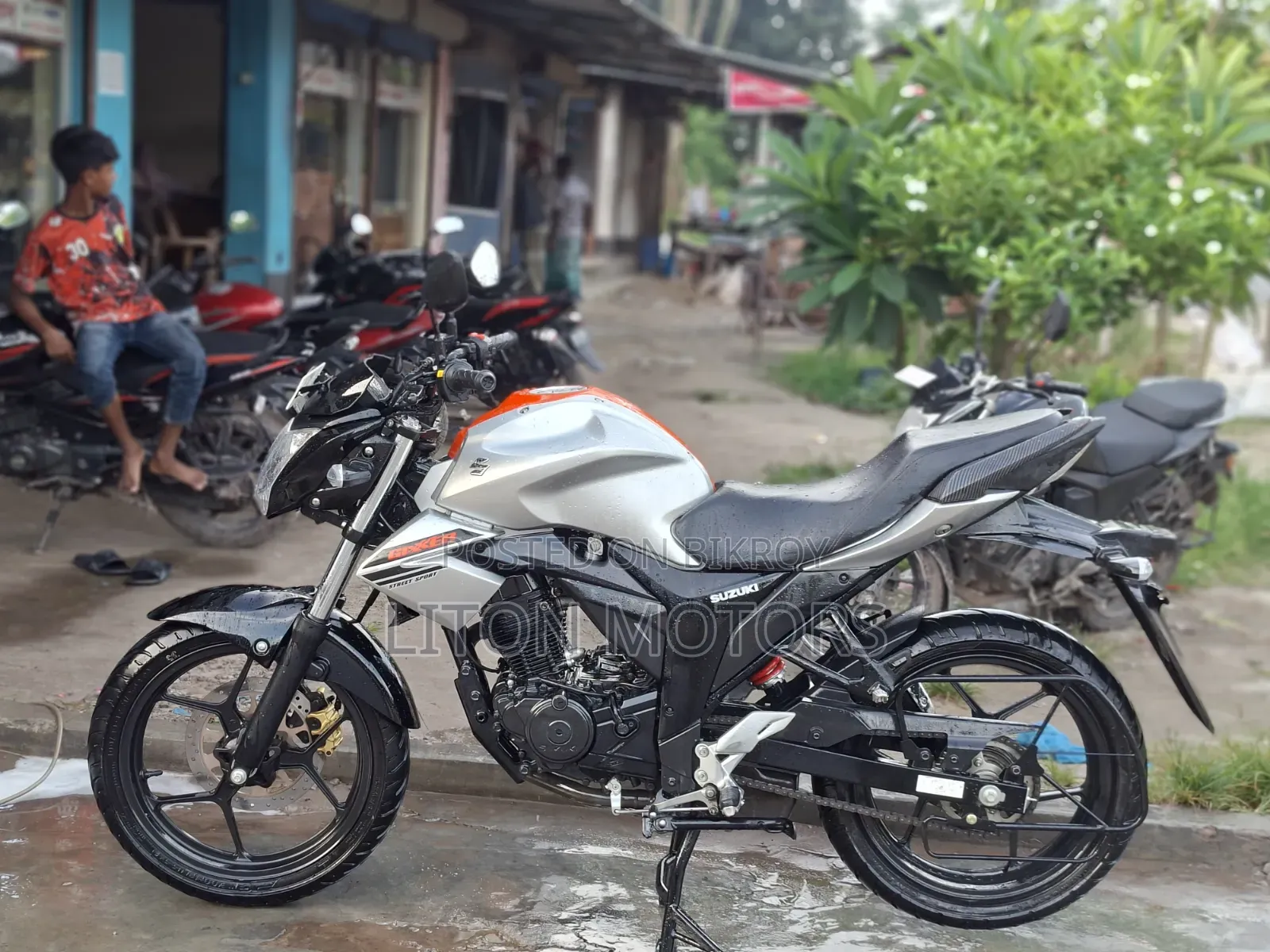 Suzuki Gixxer 2026 Silver