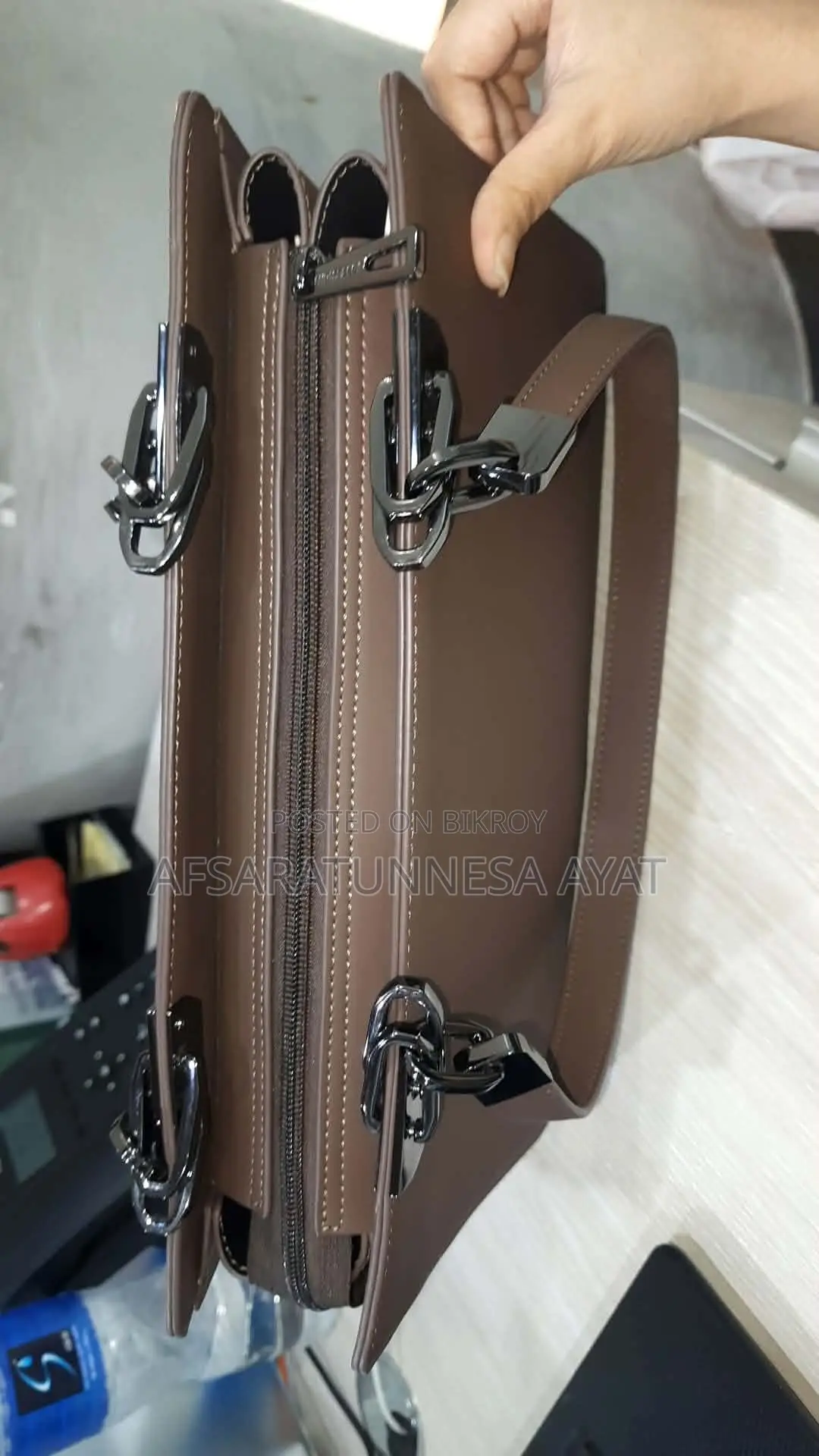 ক্রিসবেলা হ্যান্ড ব্যাগ