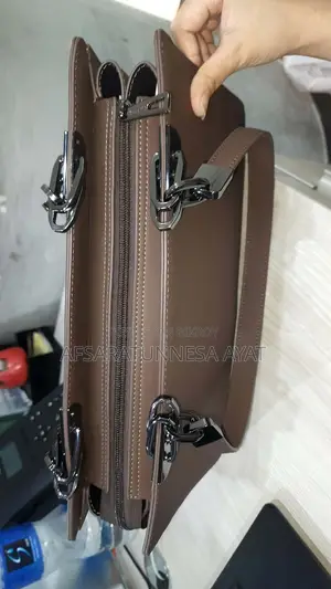 ক্রিসবেলা হ্যান্ড ব্যাগ