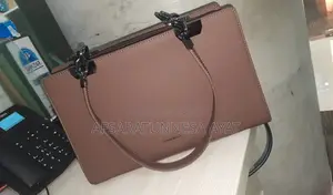 ক্রিসবেলা হ্যান্ড ব্যাগ