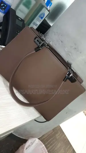 ক্রিসবেলা হ্যান্ড ব্যাগ