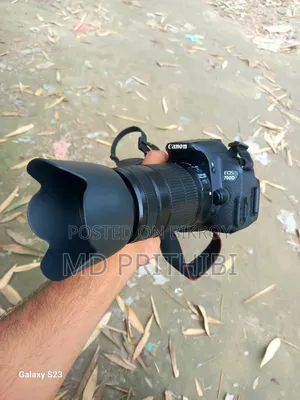 ক্যানন ৭০০ডি ৫৫-২৫০ কিট লেন্স সহ