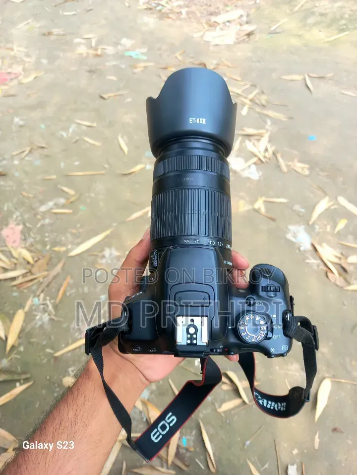 ক্যানন ৭০০ডি ৫৫-২৫০ কিট লেন্স সহ