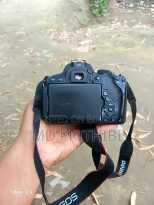ক্যানন ৭০০ডি ৫৫-২৫০ কিট লেন্স সহ