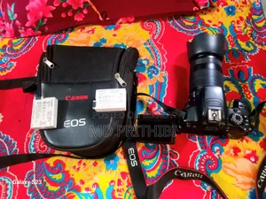 ক্যানন ৭০০ডি ৫৫-২৫০ কিট লেন্স সহ