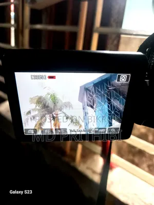 ক্যানন ৭০০ডি ৫৫-২৫০ কিট লেন্স সহ