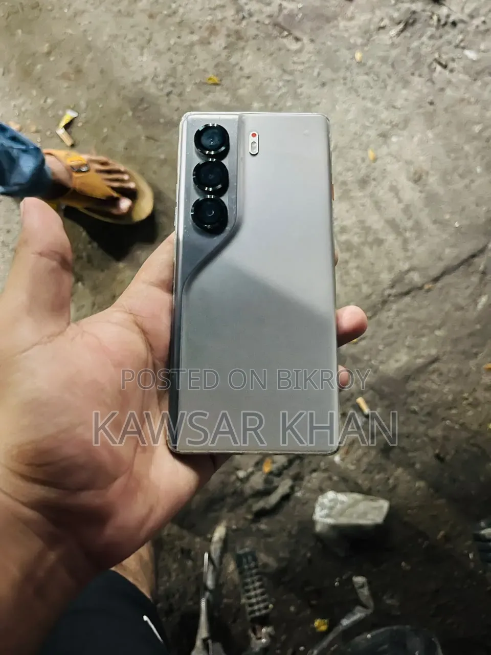 টেকনো ক্যামন ৪০ প্রো ৪জি ২৫৬ জিবি সিলভার
