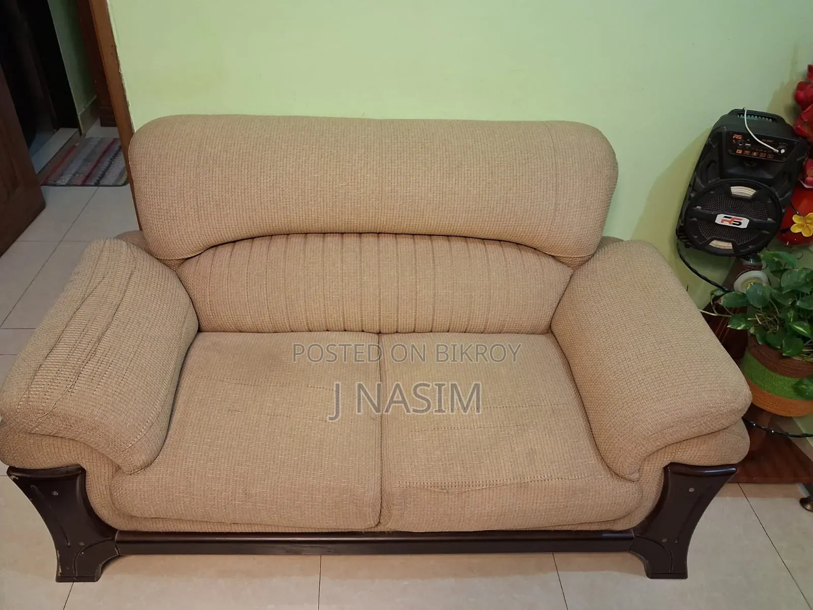 Hatil Sofa Set