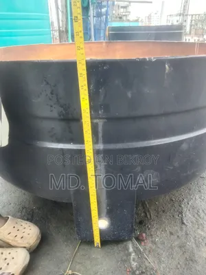 বাগানের জন্য একটি অর্ধেক কাটা পানির ট্যাংক বিক্রি হবে