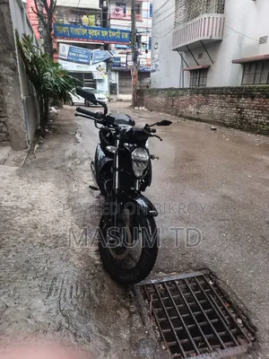 সুজুকি জিক্সার ২০২৫ ব্ল্যাক