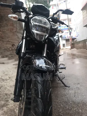 সুজুকি জিক্সার ২০২৫ ব্ল্যাক