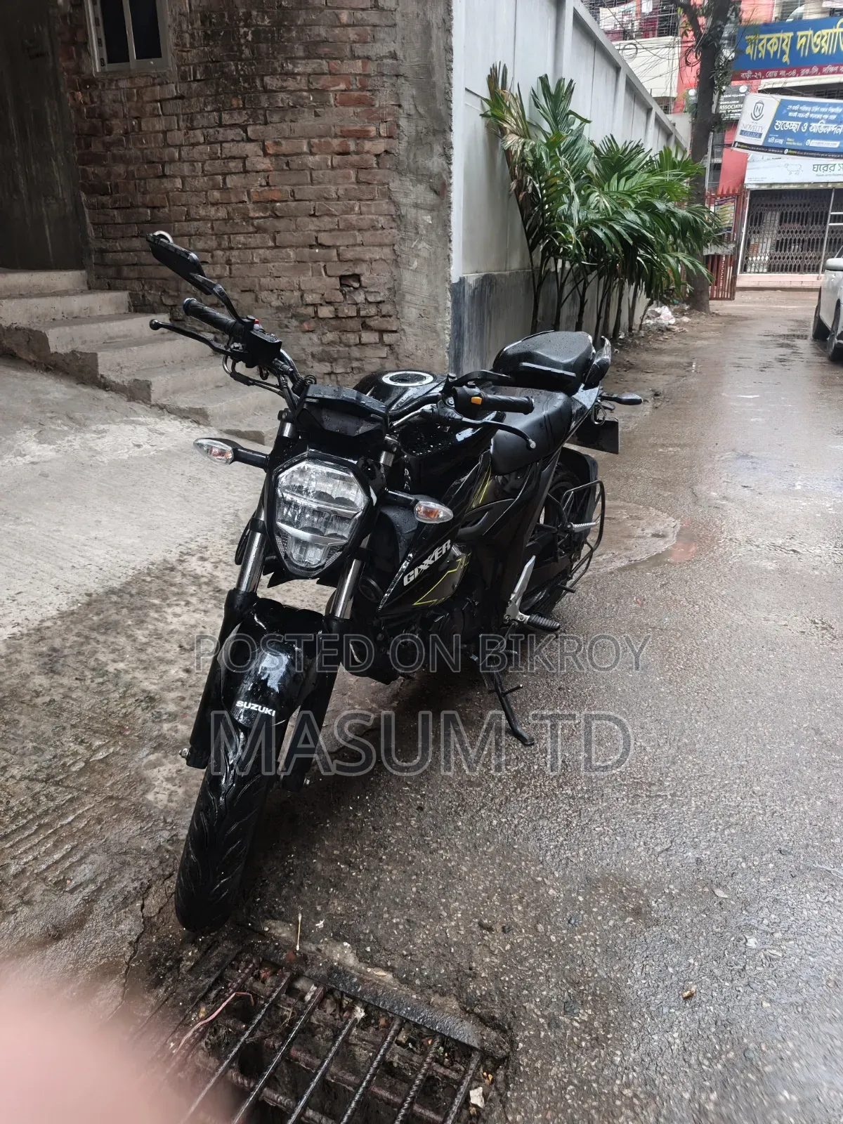 সুজুকি জিক্সার ২০২৫ ব্ল্যাক