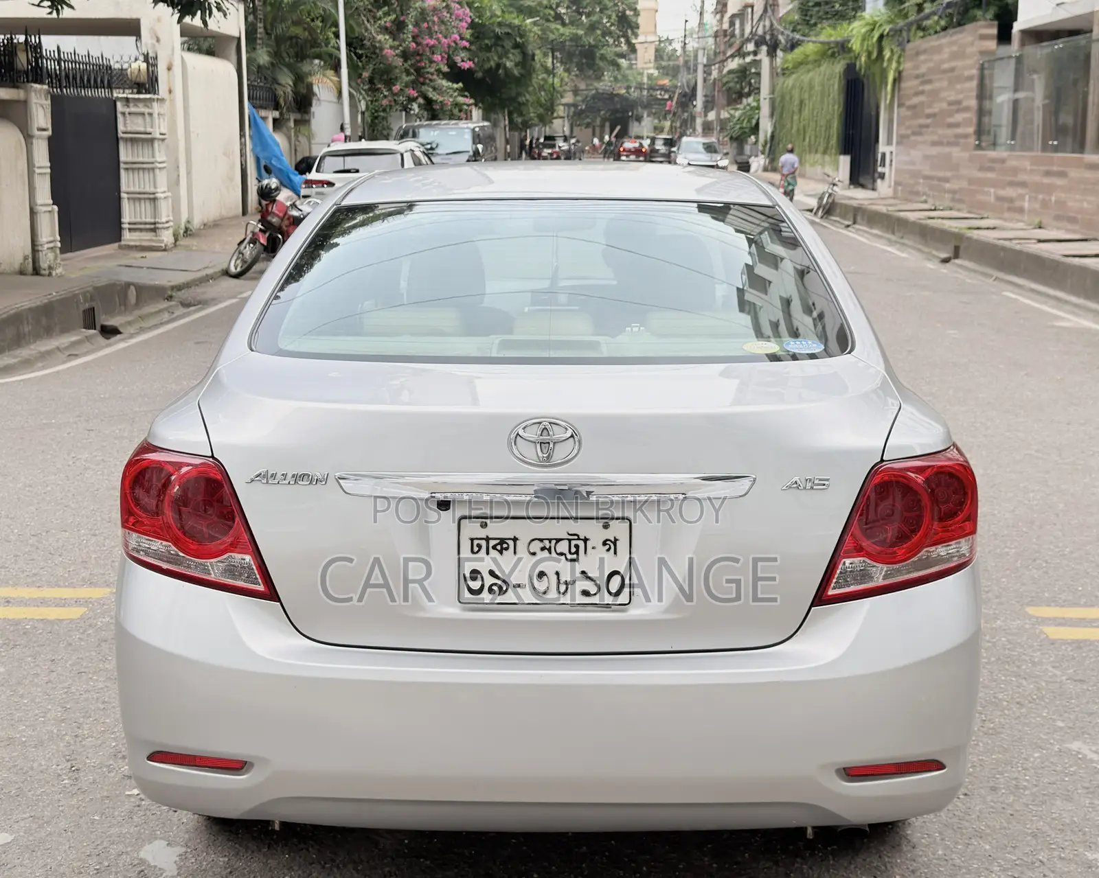 টয়োটা অ্যালিয়ন ২০১১ সিলভার