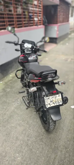 Bajaj Pulsar 150 2022 Red
