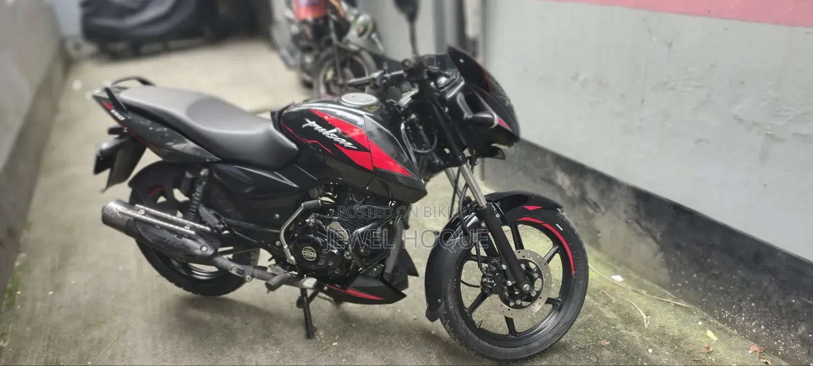 Bajaj Pulsar 150 2022 Red