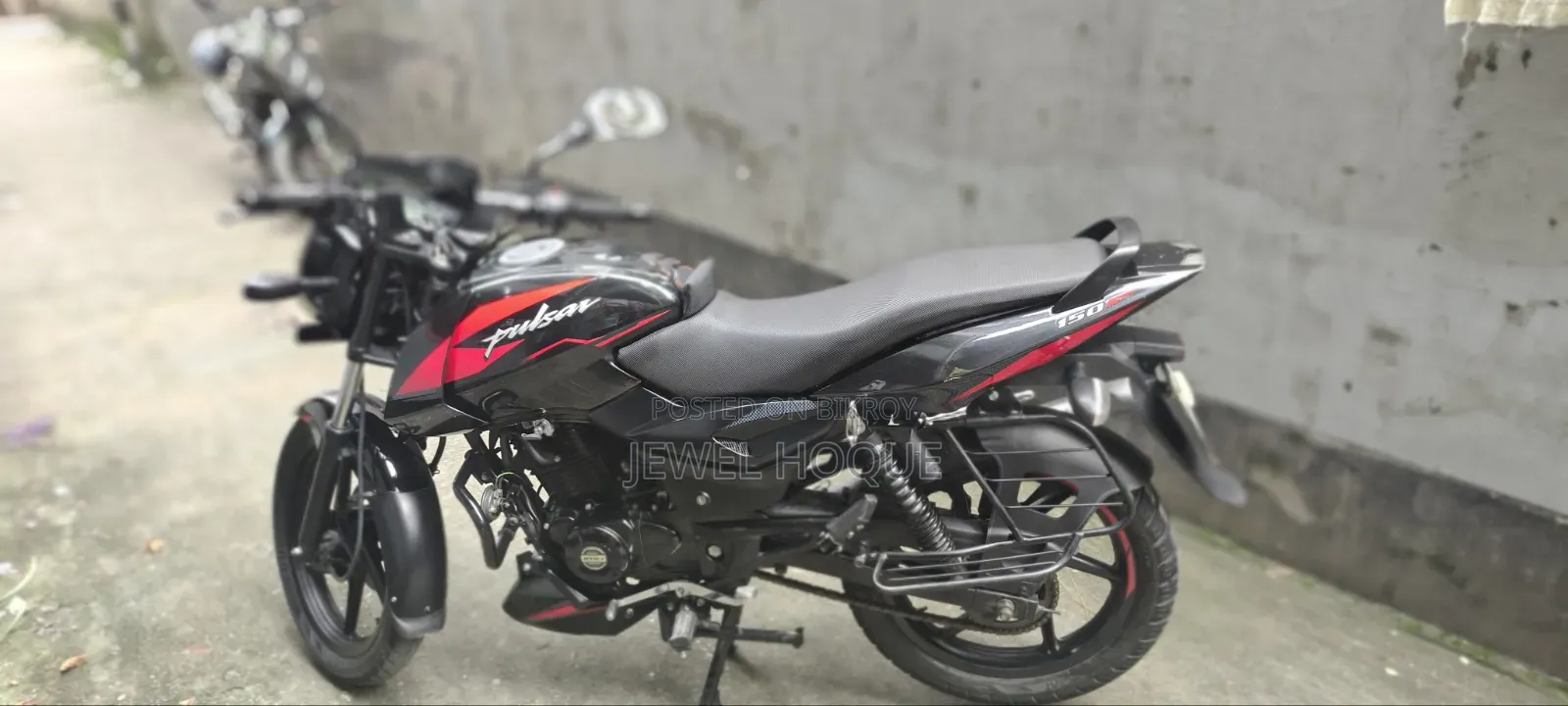 Bajaj Pulsar 150 2022 Red