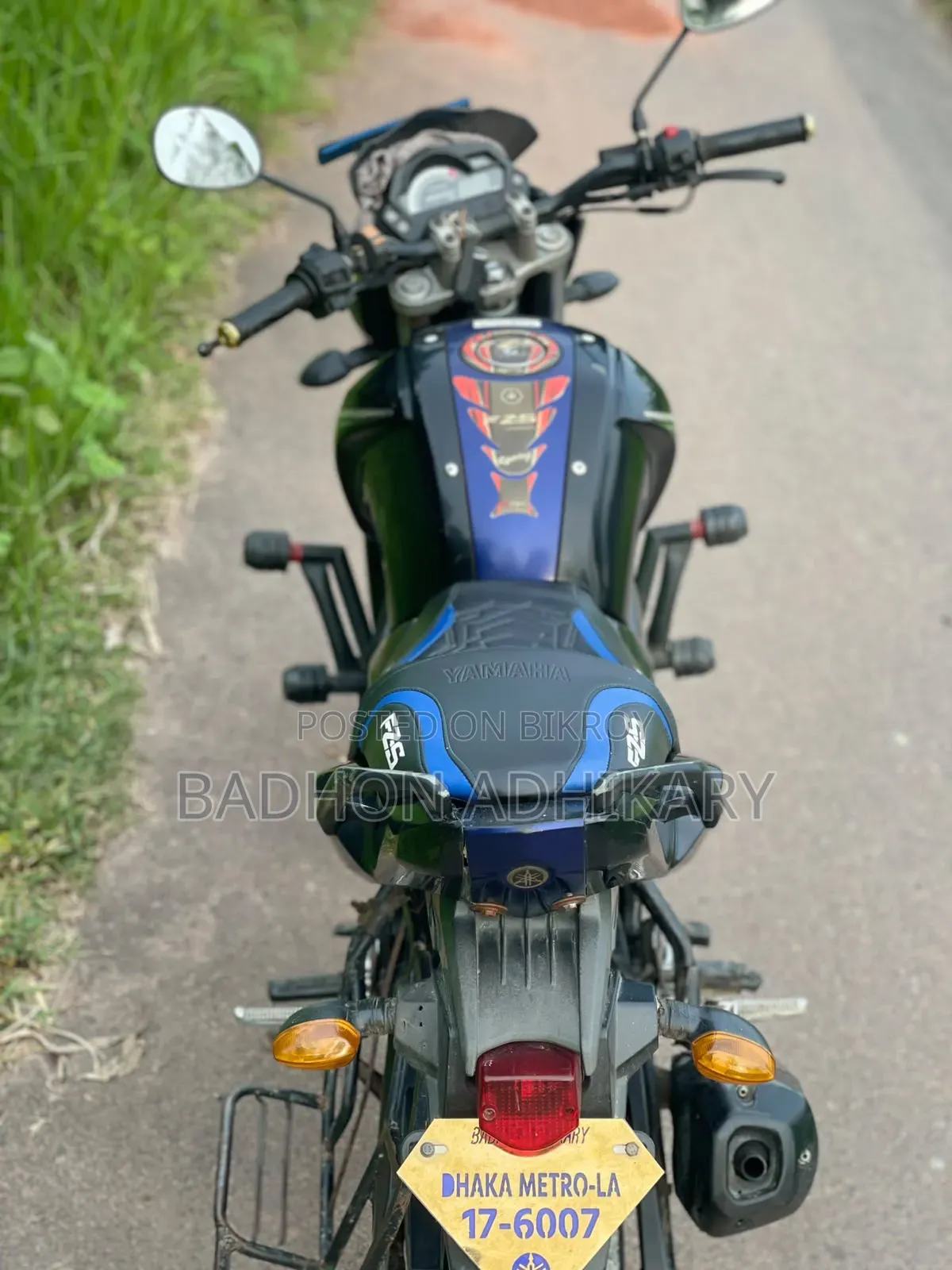 ইয়ামাহা এফজেড ২০১১ নীল