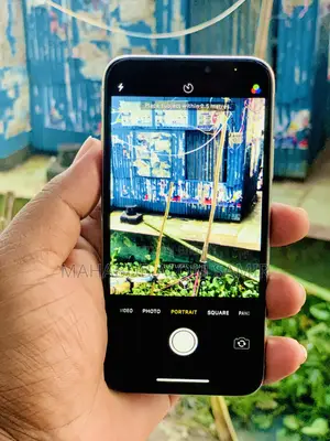 অ্যাপল আইফোন এক্স ২৫৬ জিবি সাদা